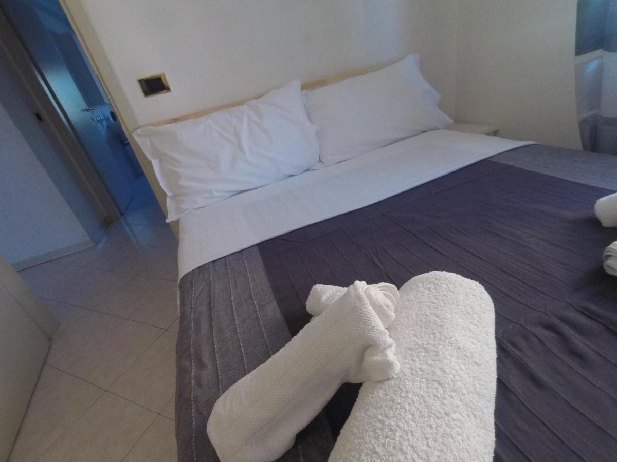 Beach House Holiday Apartments 里米尼 外观 照片