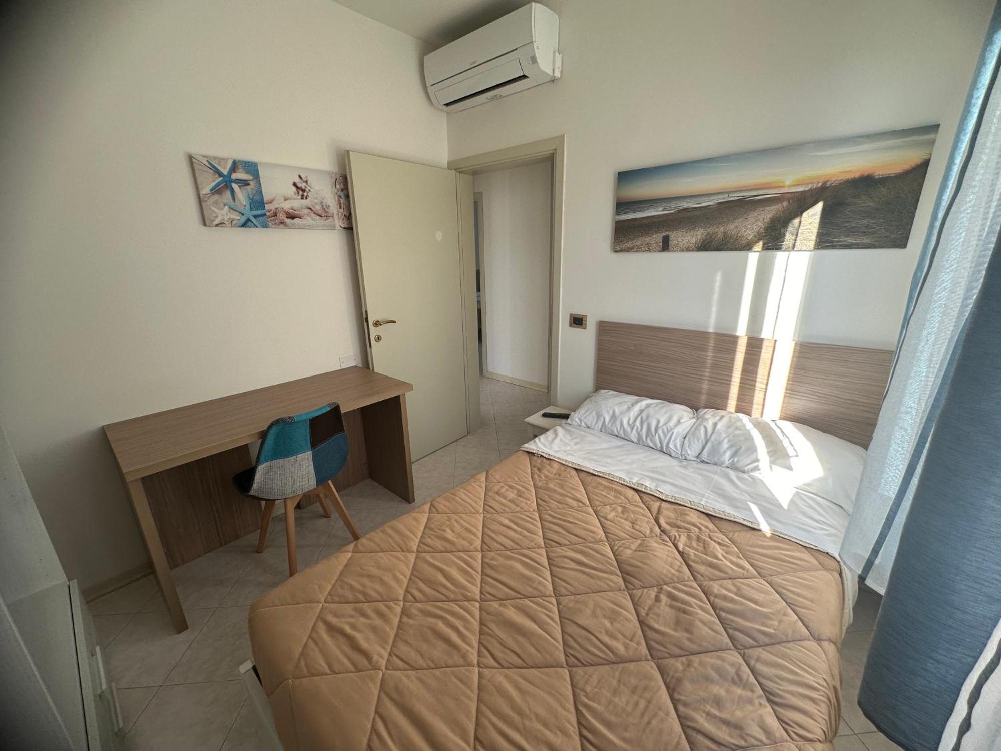 Beach House Holiday Apartments 里米尼 外观 照片