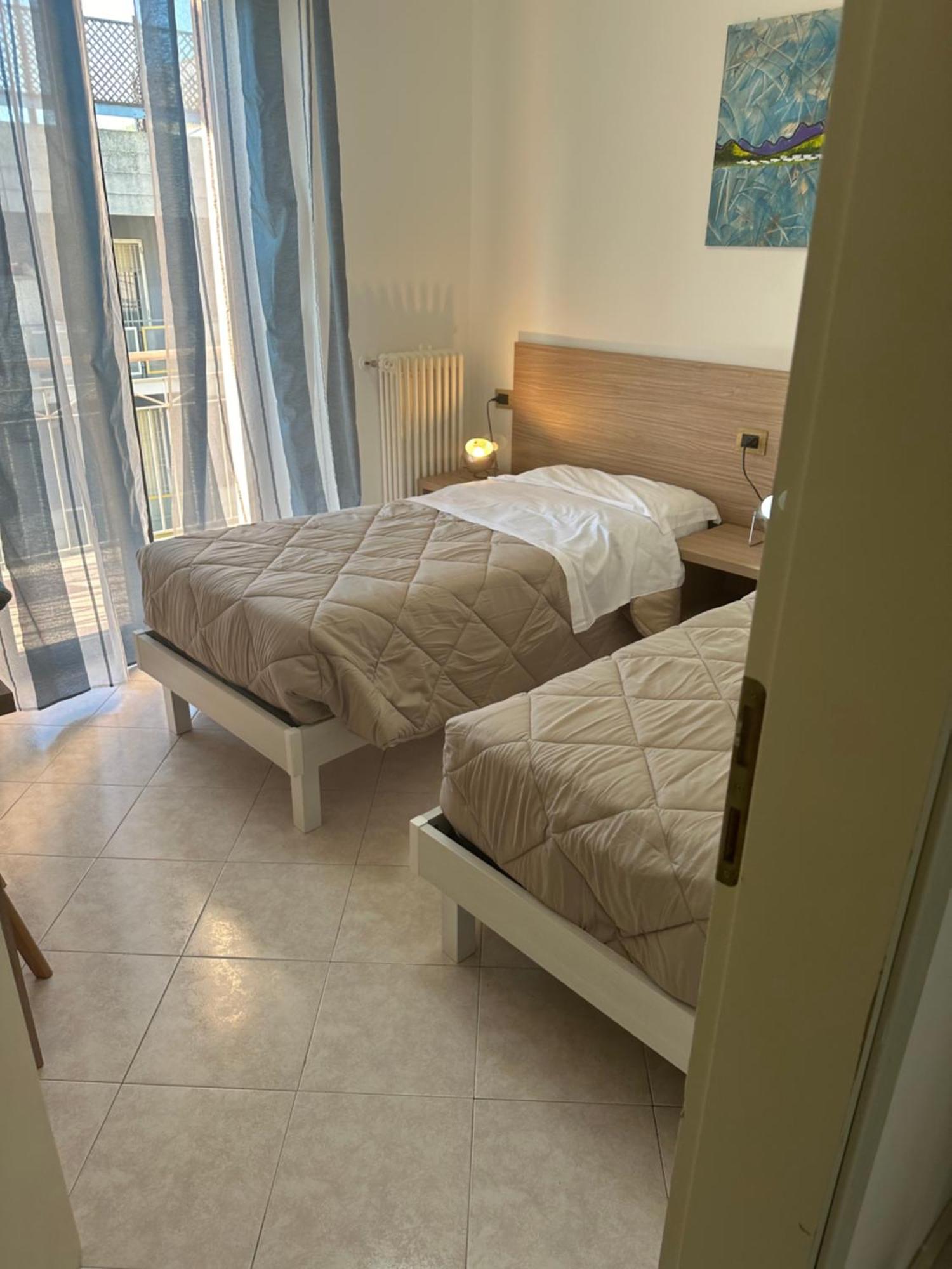 Beach House Holiday Apartments 里米尼 外观 照片