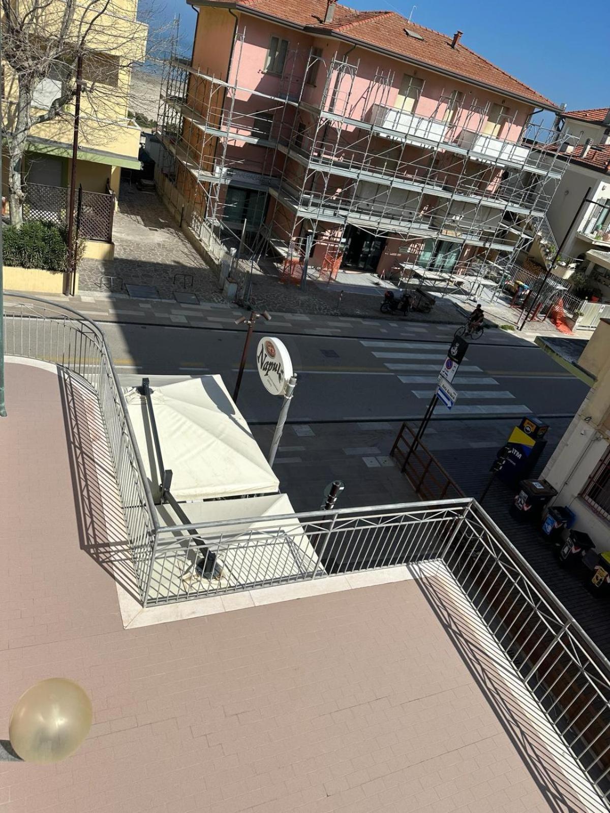 Beach House Holiday Apartments 里米尼 外观 照片