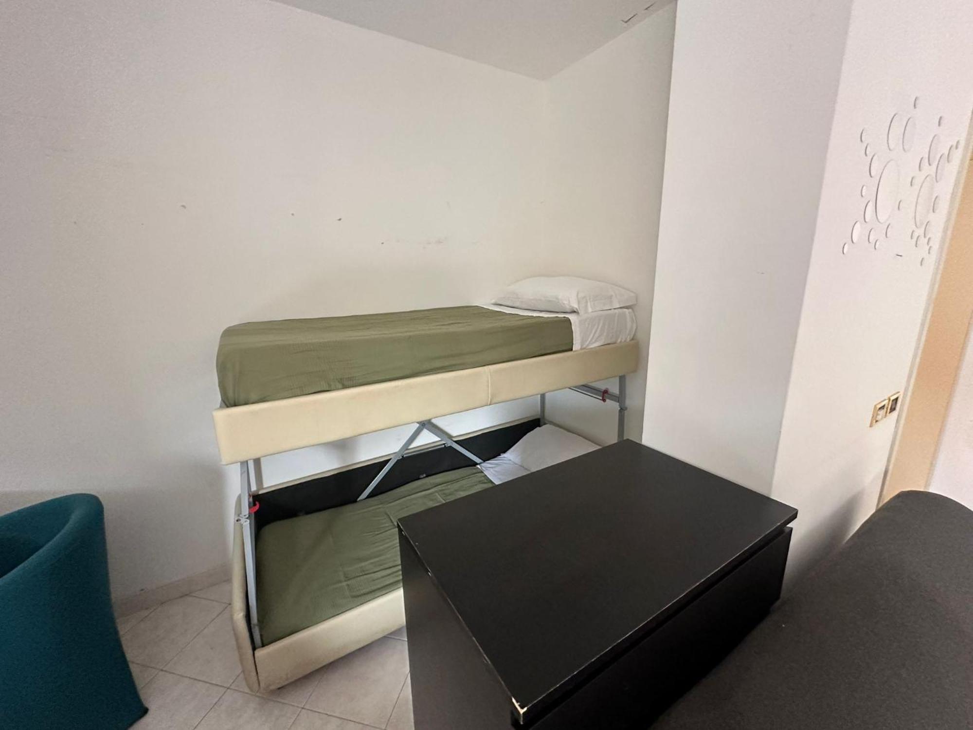 Beach House Holiday Apartments 里米尼 外观 照片