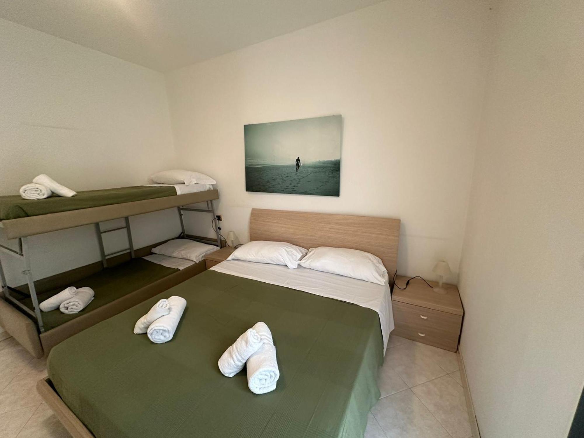 Beach House Holiday Apartments 里米尼 外观 照片